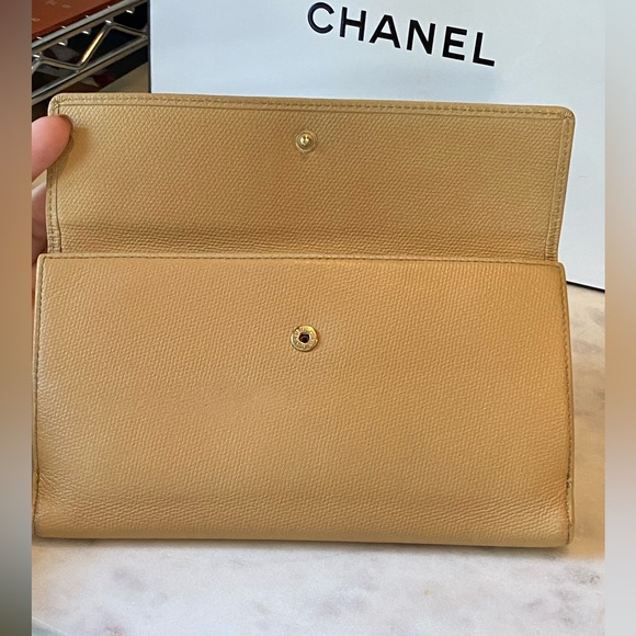 Chanel Caviar Lonng Wallet - Picture 3 of 11